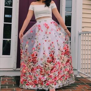 floral two piece prom gown 💞 NEED GONE !